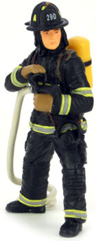Bild vom Artikel US Feuerwehrmann mit Wasserwerfer