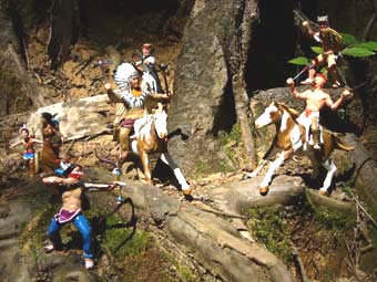 Indianer greifen aus dem Hinterhalt an